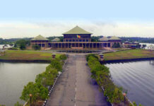 பாராளுமன்ற உறுப்பினர்கள், பணிக்குழாமிற்கு நீண்ட விடுமுறை