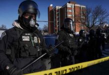 இளைஞரை சுட்டுக் கொன்ற அமெரிக்க அதிகாரிகள் – பின்னணியில் அதிர்ச்சியான காரணங்கள்!