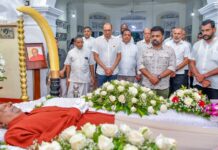 பேராசிரியர் திஸ்ஸ விதாரணவின் பூதவுடலுக்கு ஜனாதிபதி இறுதி அஞ்சலி!