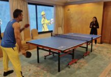 தோனியுடன் டேபிள் டென்னிஸ் விளையாடும் புகைப்படத்தை பகிர்ந்த சாக்ஷி சிங்!