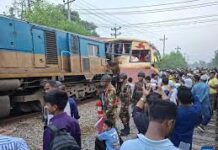 ரெயில்-பஸ் மோதலில் 12 பேர் பலி; பலர் காயம்!